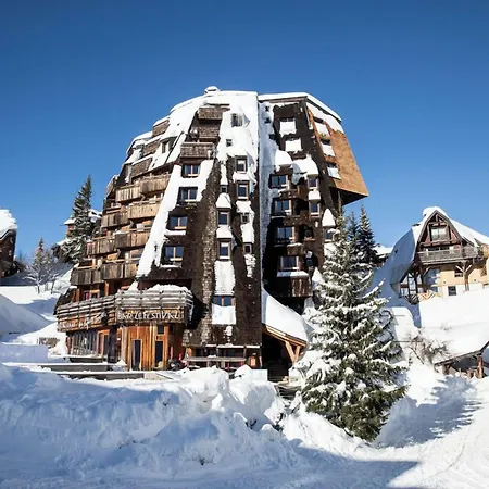 Des Dromonts By Sowell Collection